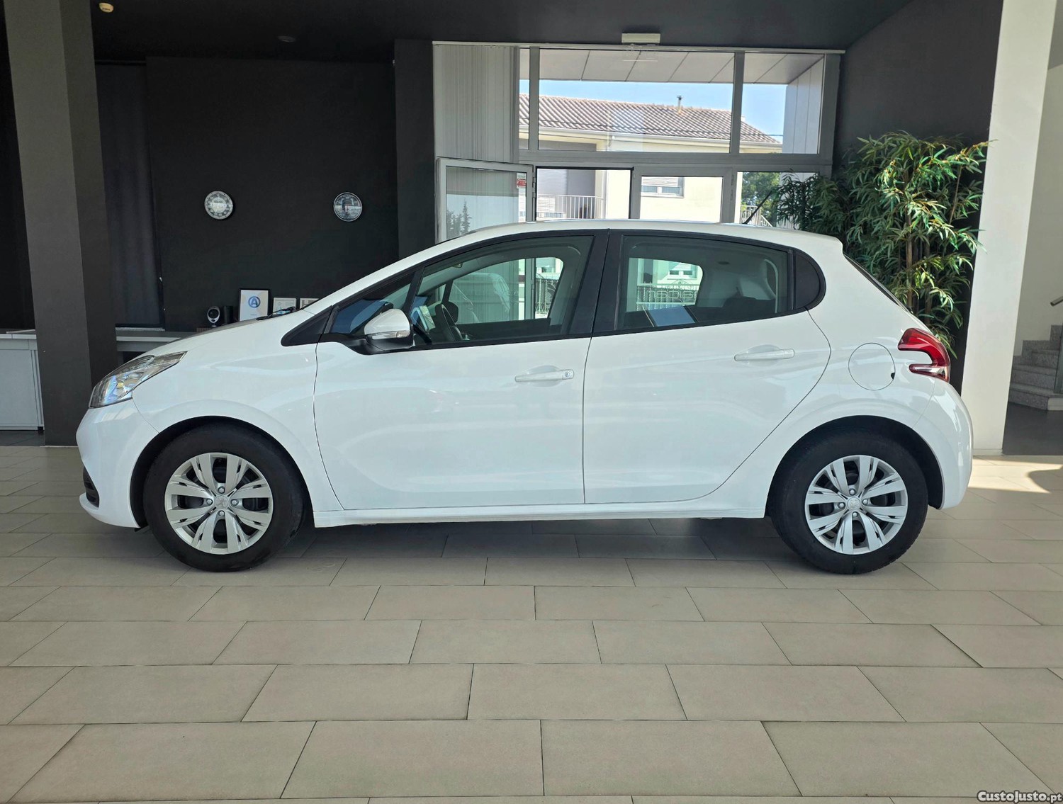 Peugeot 208 1.6 BlueHDI ACCESS Nacional — photo 2