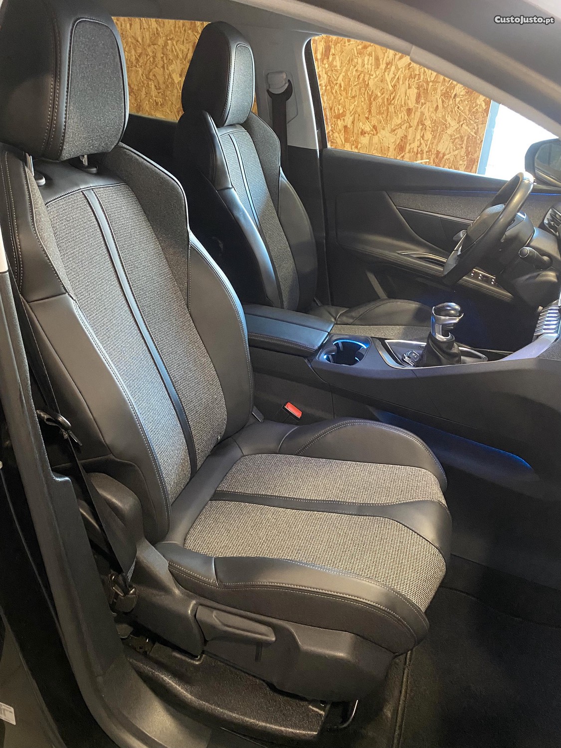 Peugeot 3008 Allure 1.5 BlueHDi 130cv — fotografia 4