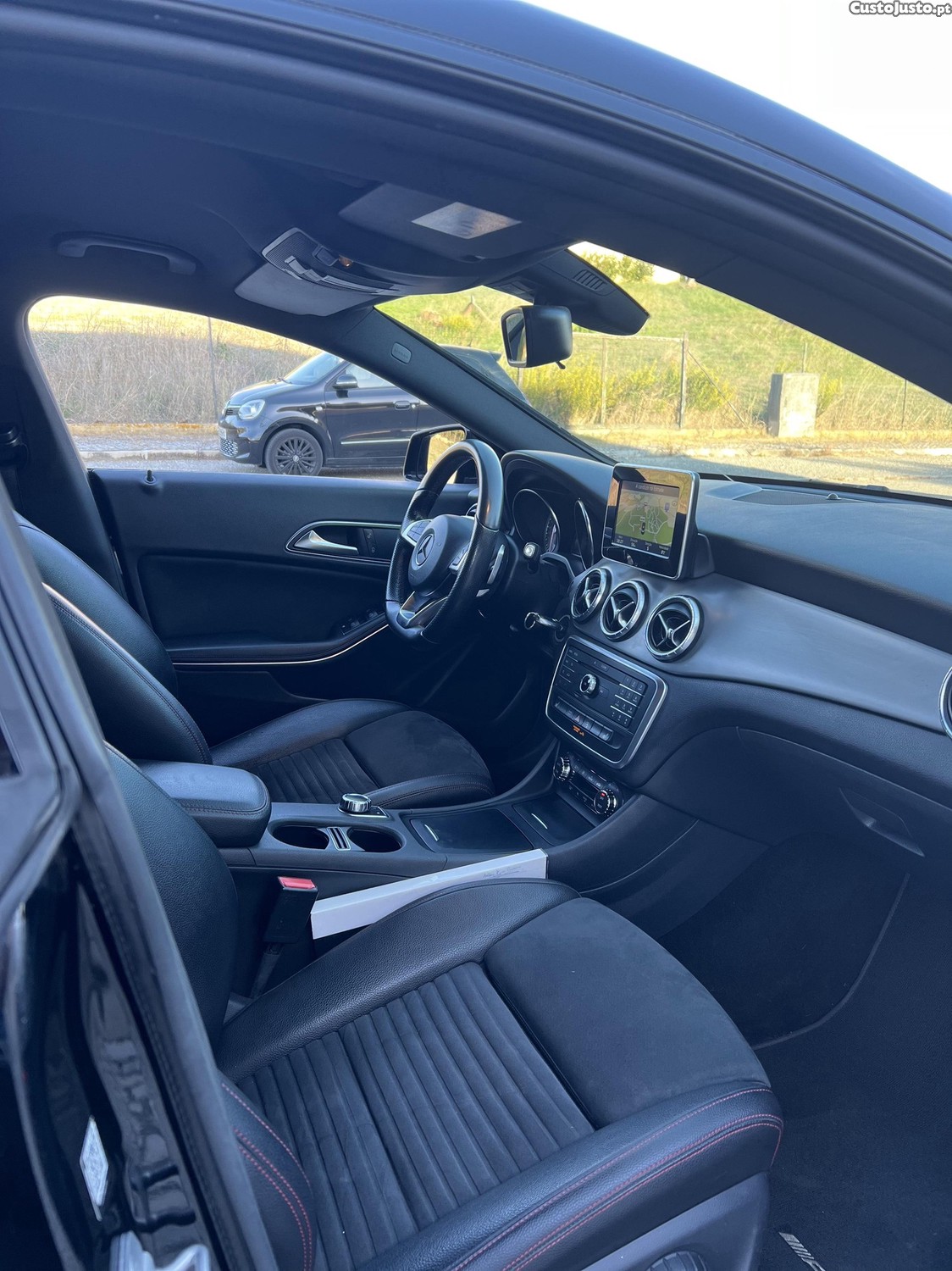 Mercedes-Benz CLA 220 AMG - 16 foto 5