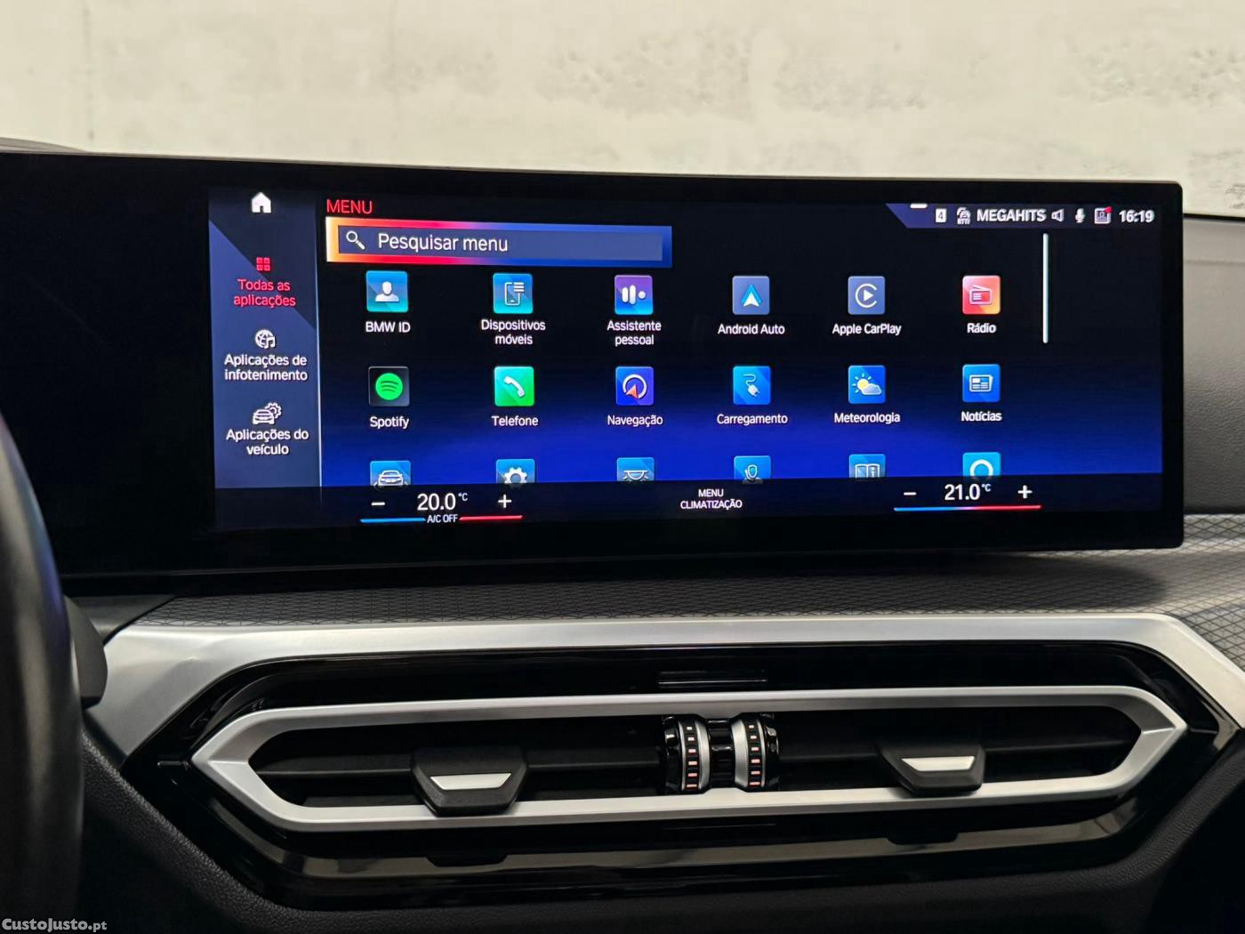 BMW 330 e Touring Pack M Aut — fotografia 4