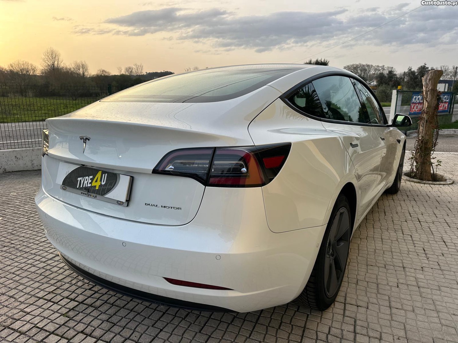 Tesla Model 3 AWD Dual Motor — fotografia 13