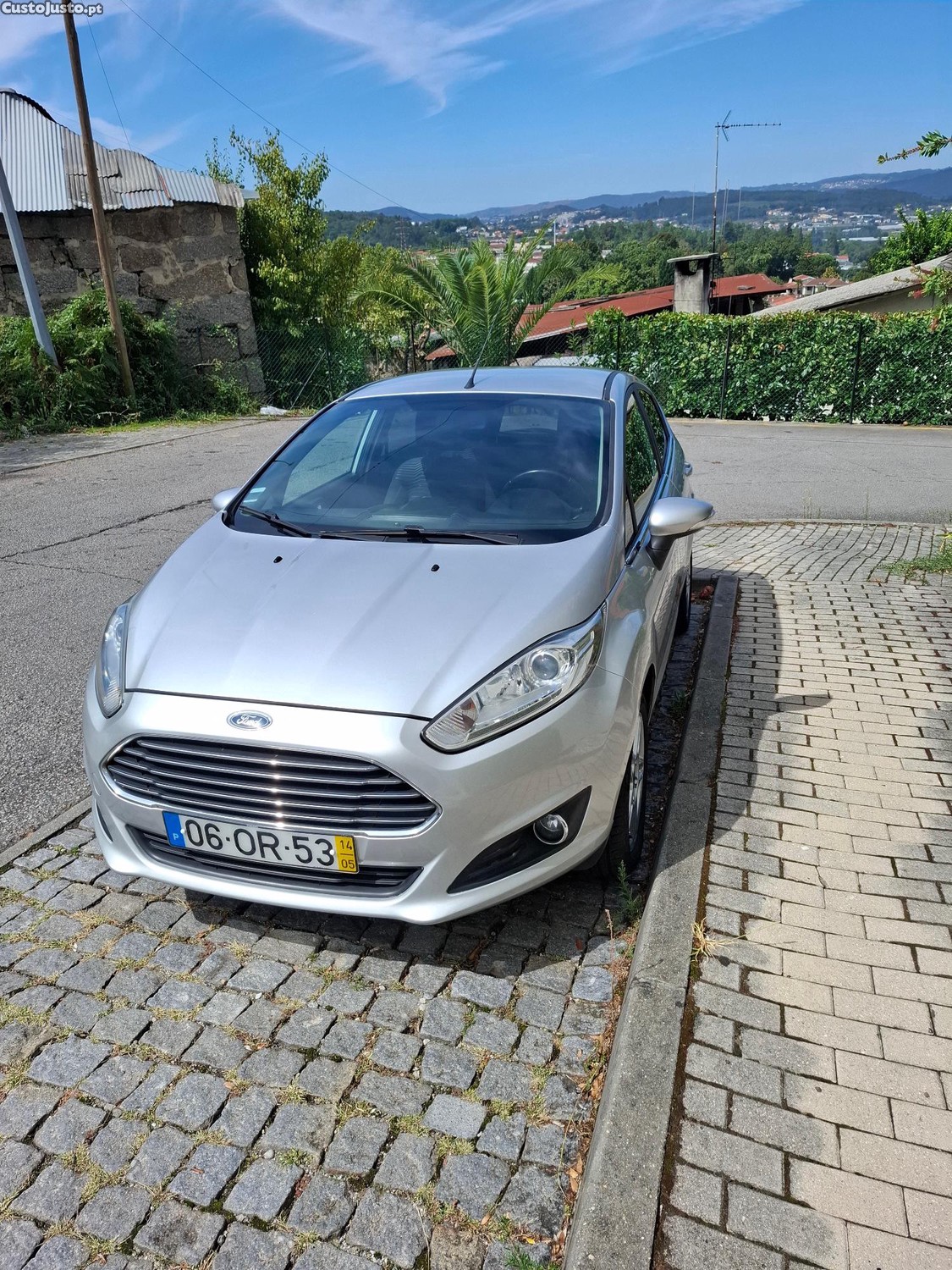 Ford Fiesta 5 portas - 14 foto 2