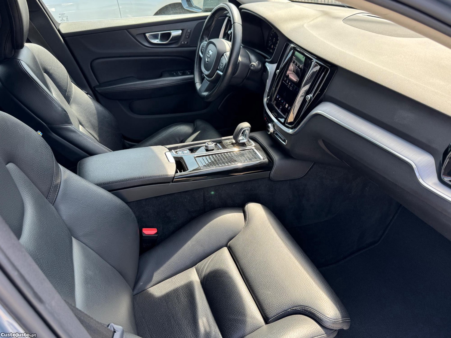 Volvo V60 T6 AWD Recharge — fotografia 6