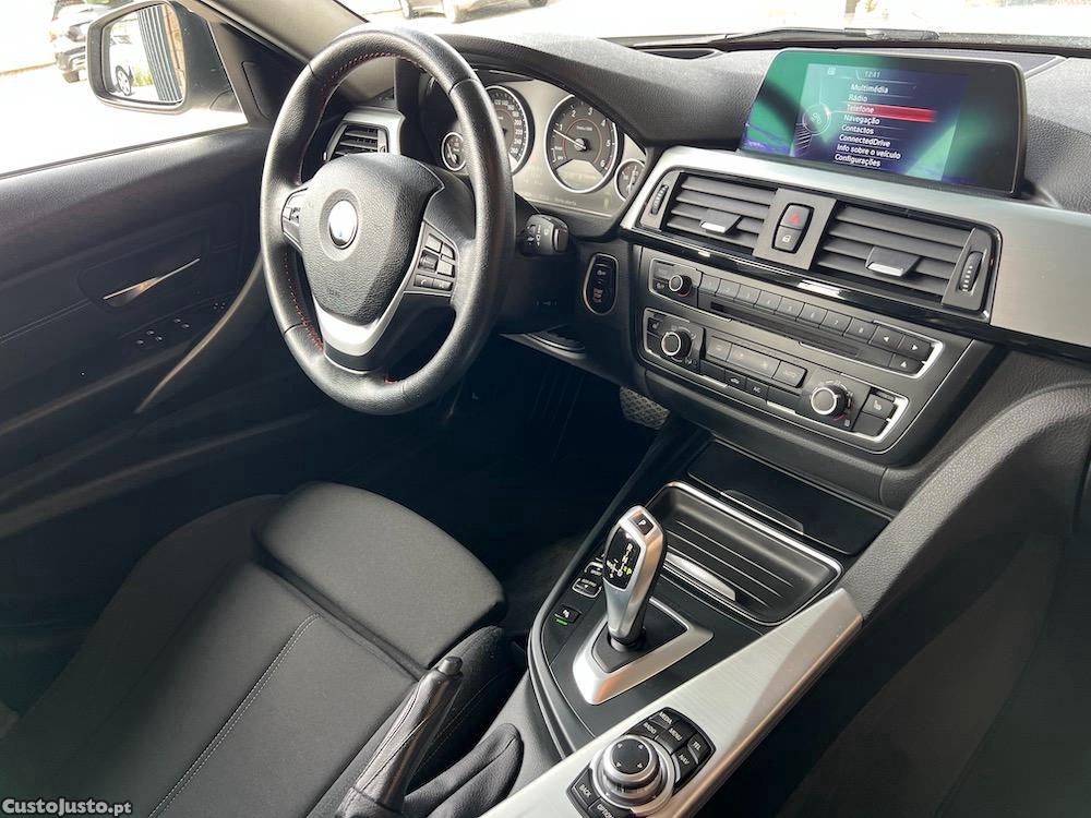 BMW 320 d SPORT LINE Auto — fotografia 3