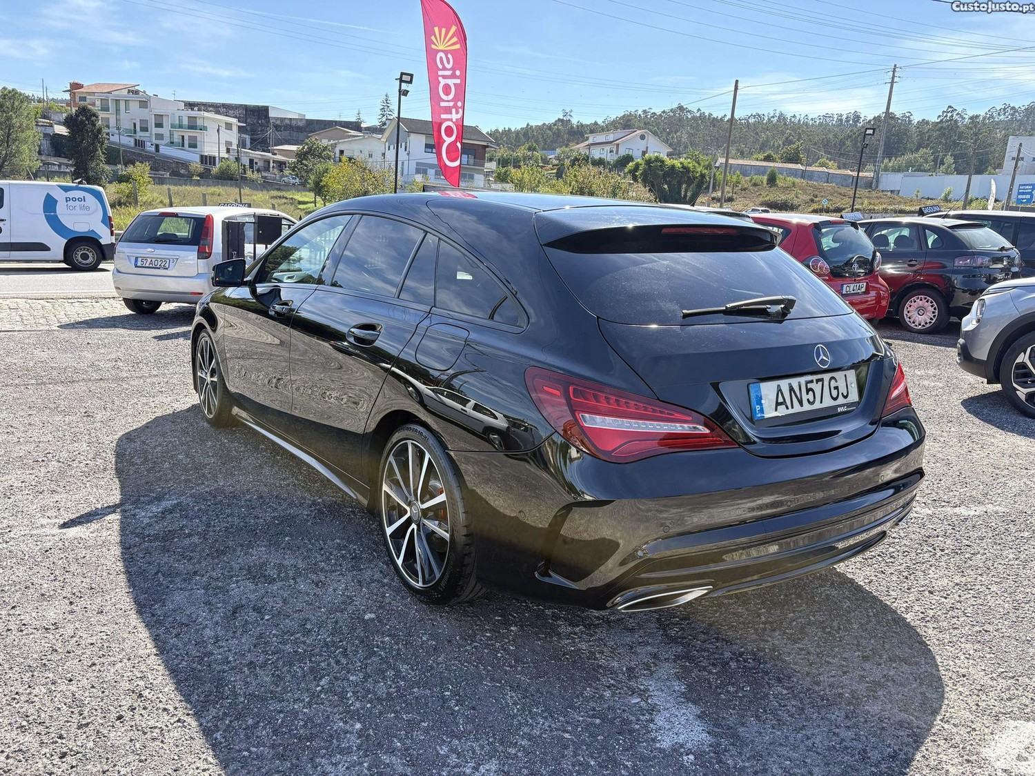 Mercedes-Benz CLA 180 AMG Line - 16 foto 5