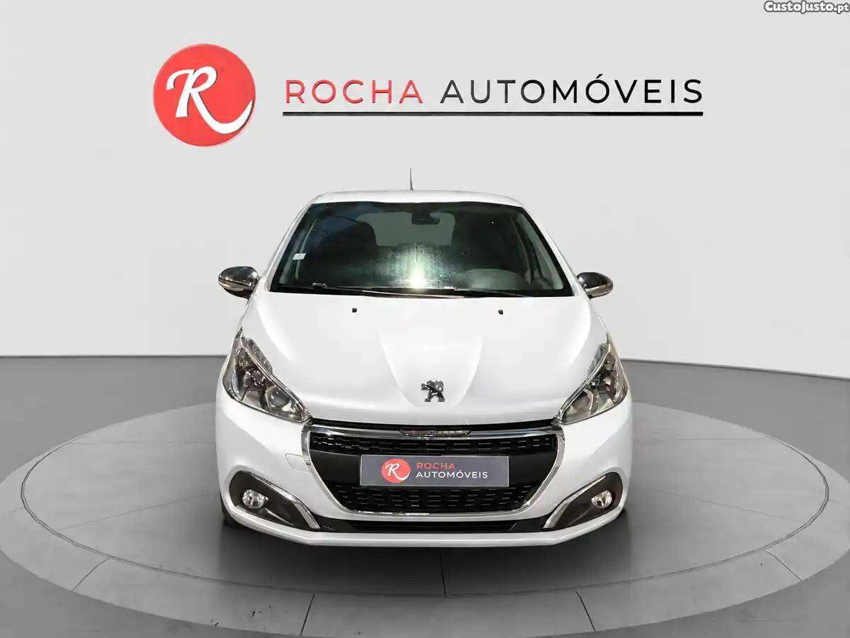 Peugeot 208 1.2 PureTech Allure — photo 2
