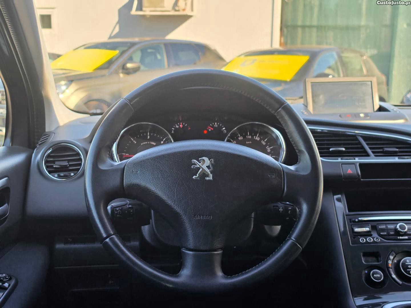 Peugeot 3008 1.6 BlueHDi Allure — fotografia 3