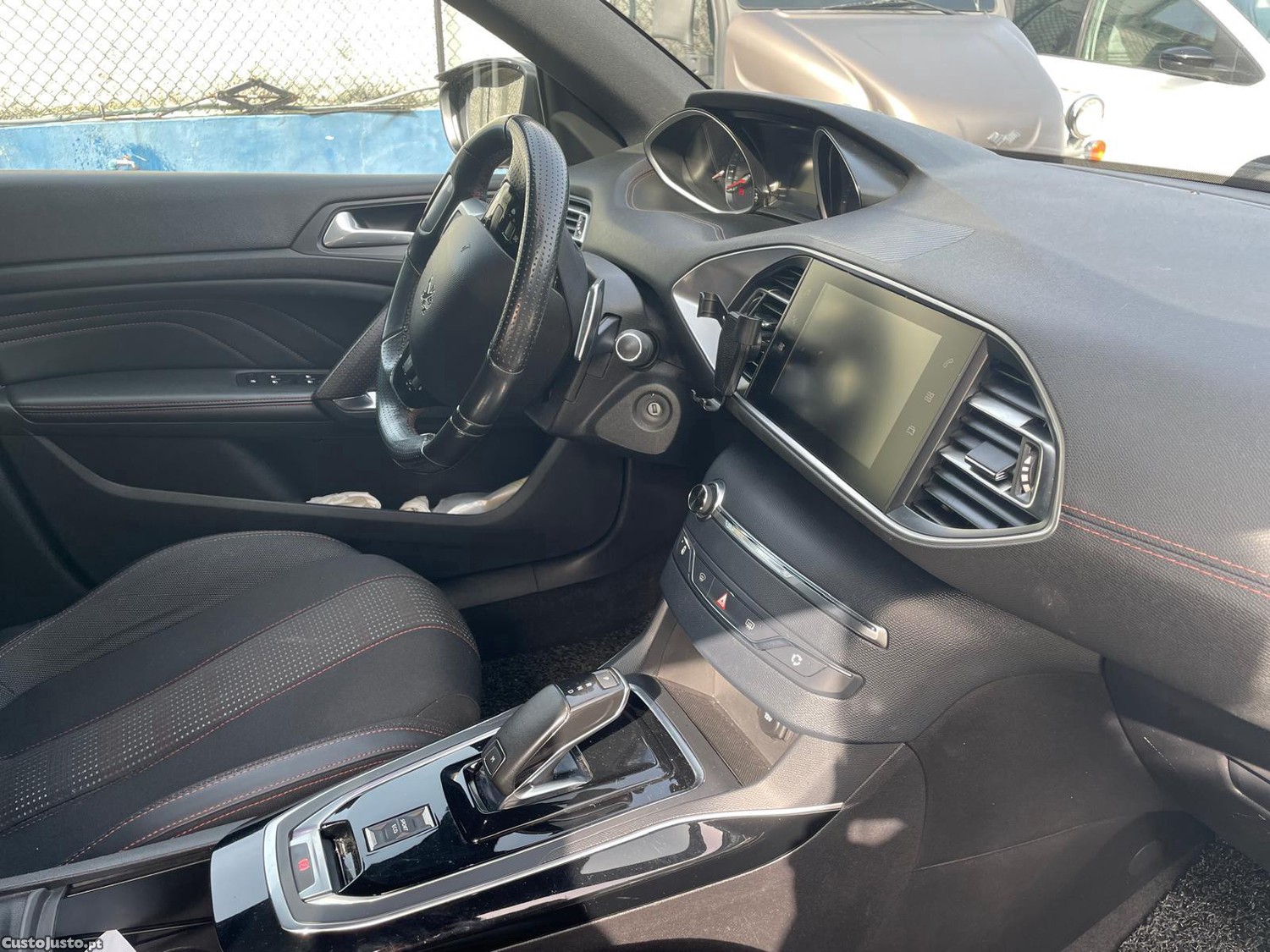 Peugeot 308 SW 1.5 BlueHDi GT Line EAT8 — fotografia 12