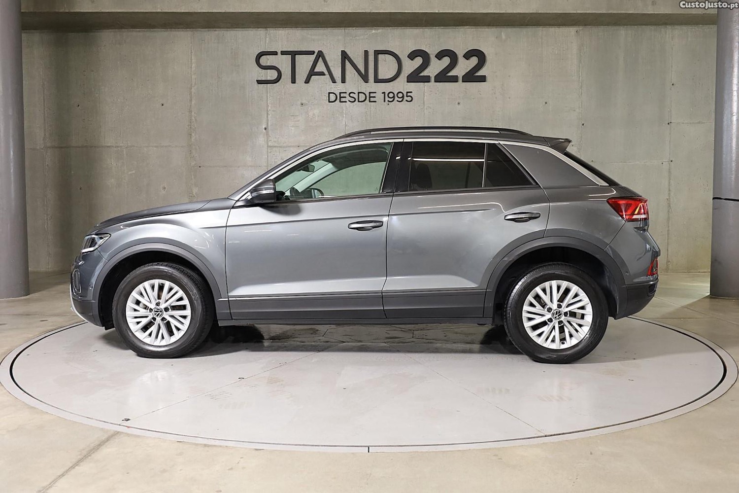 Volkswagen T-Roc 1.0 TSI Life — fotografia 17