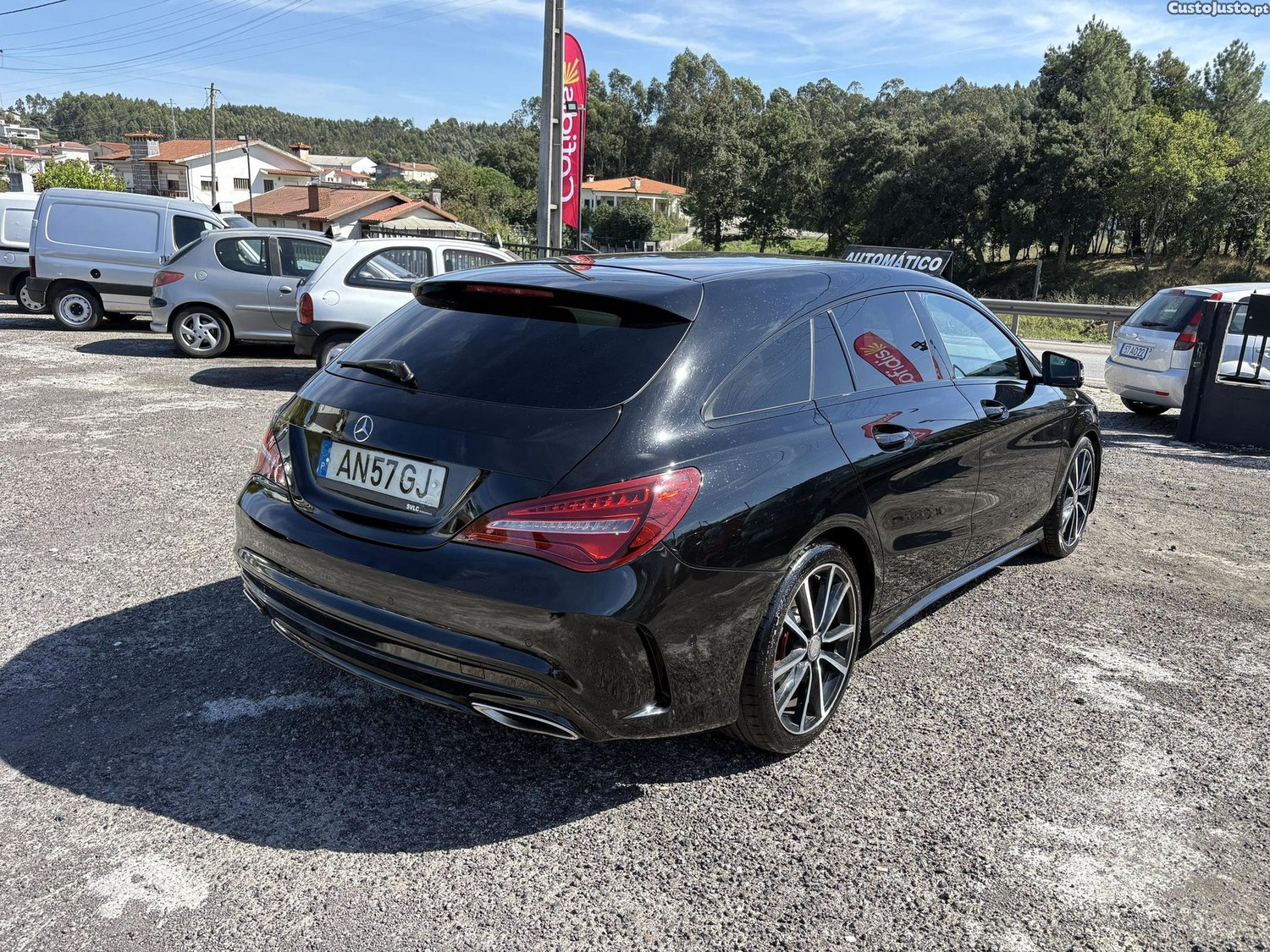 Mercedes-Benz CLA 180 AMG Line - 16 foto 3