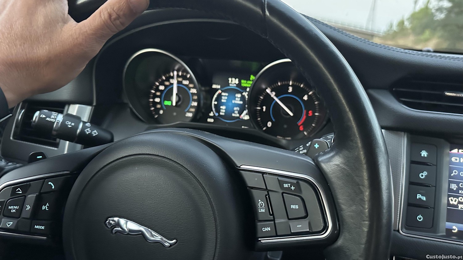 Jaguar XF Sportbrake — photo 4