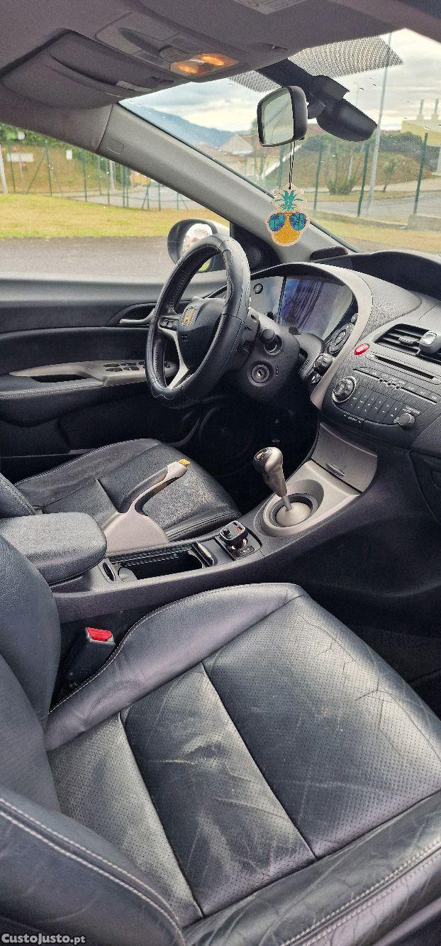 Honda Civic 1.4 5dr — fotografia 3