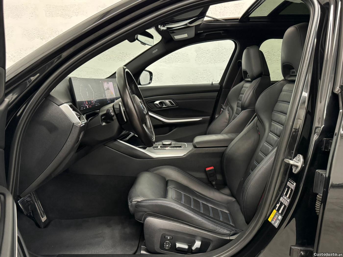 BMW 330 e Touring Pack M Aut — fotografia 22