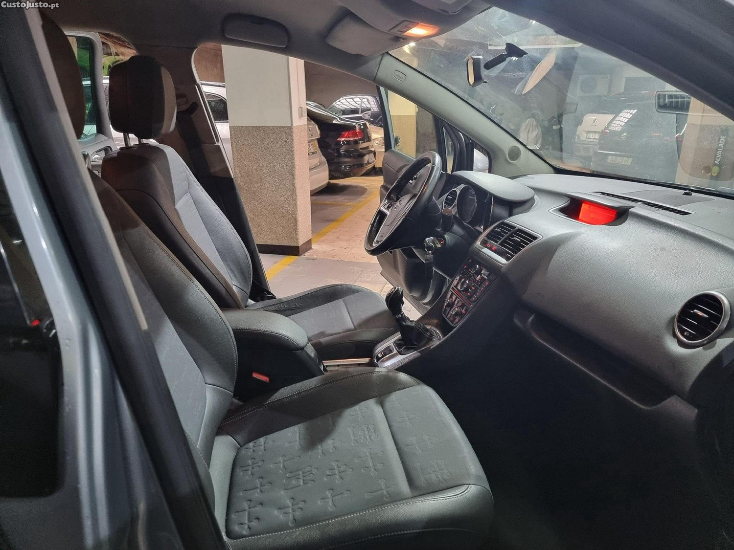 Opel Meriva 1.3 CDTi Enjoy — fotografia 10