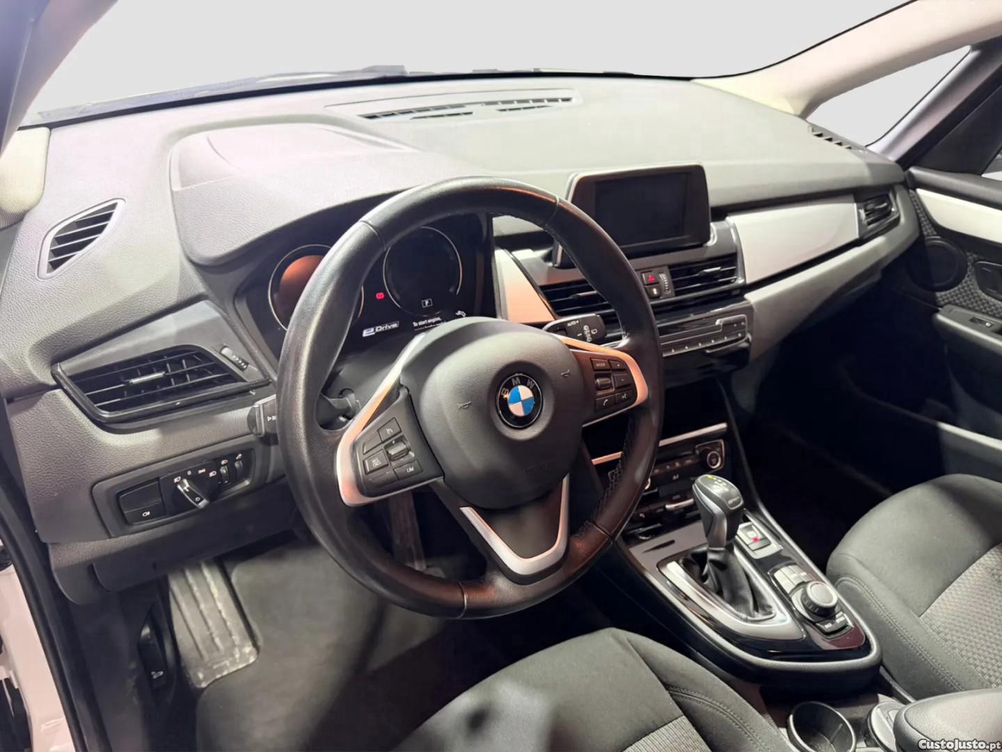 BMW 225 Active Tourer Advantage — fotografia 8