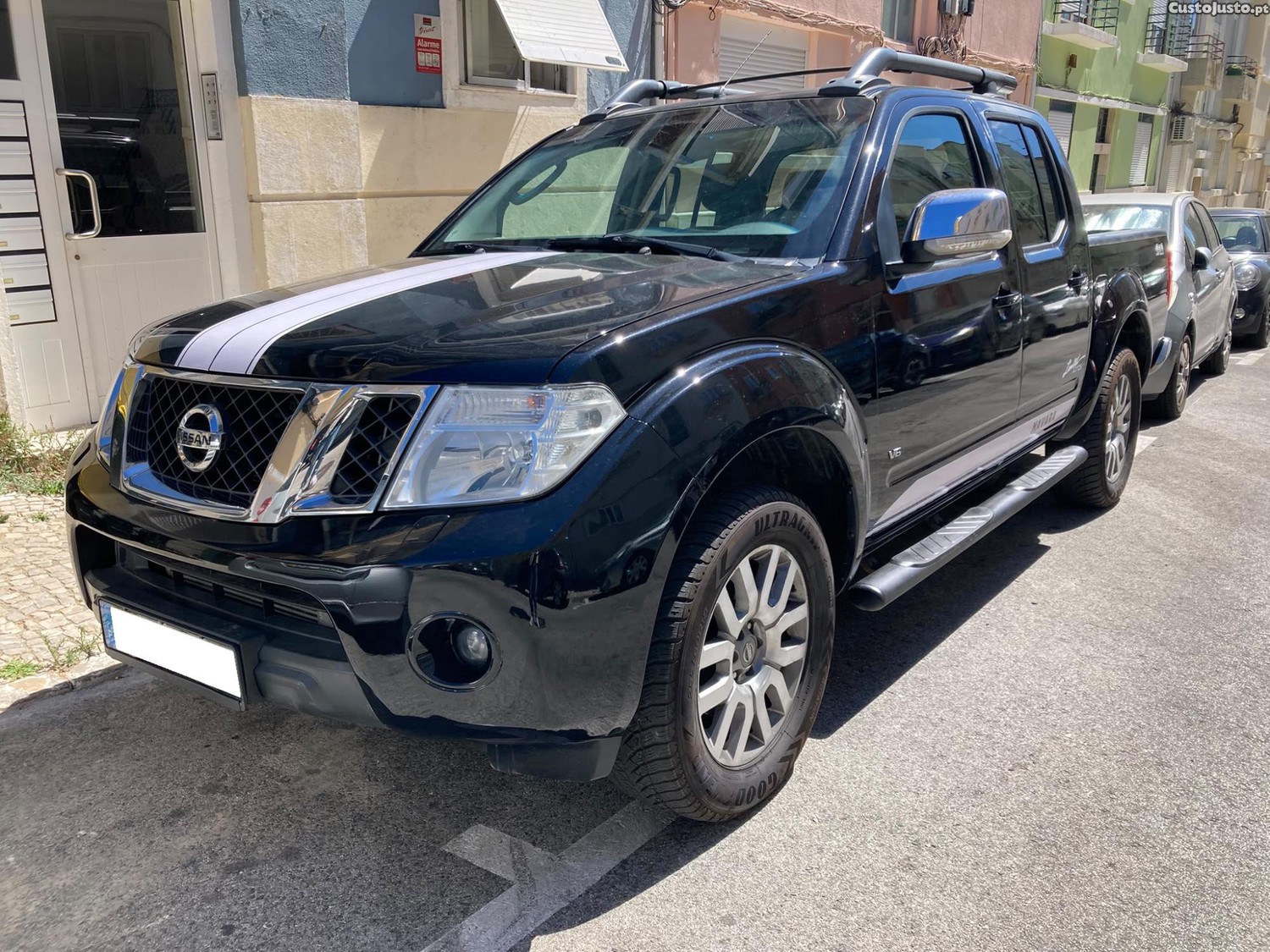 Nissan Navara 3.0 dCi V6 Cabine Dupla 4WD Limited Edition — photo 2
