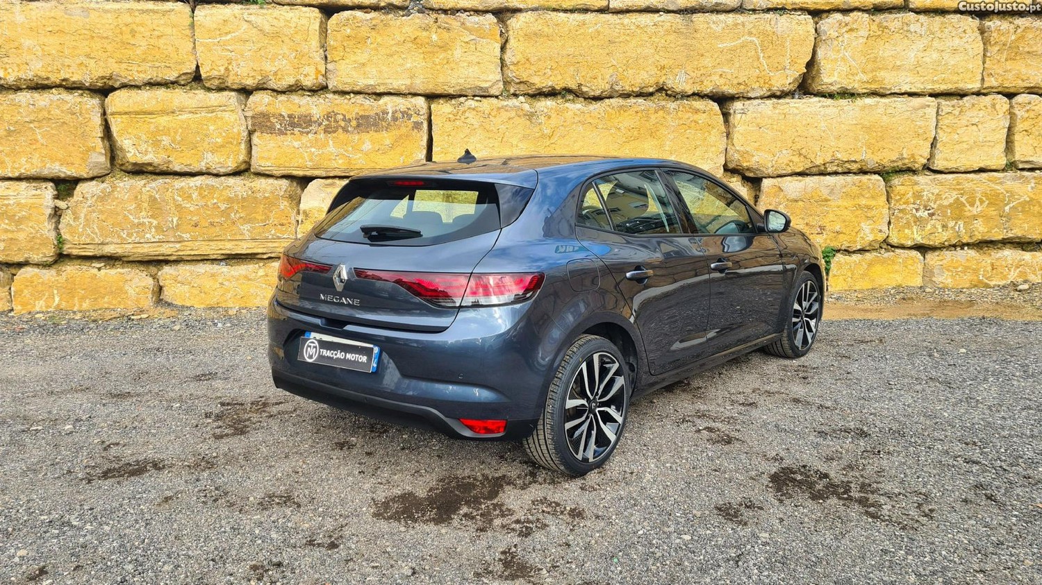 Renault Mégane 1.5 Blue dCi Intens EDC - 22 foto 2