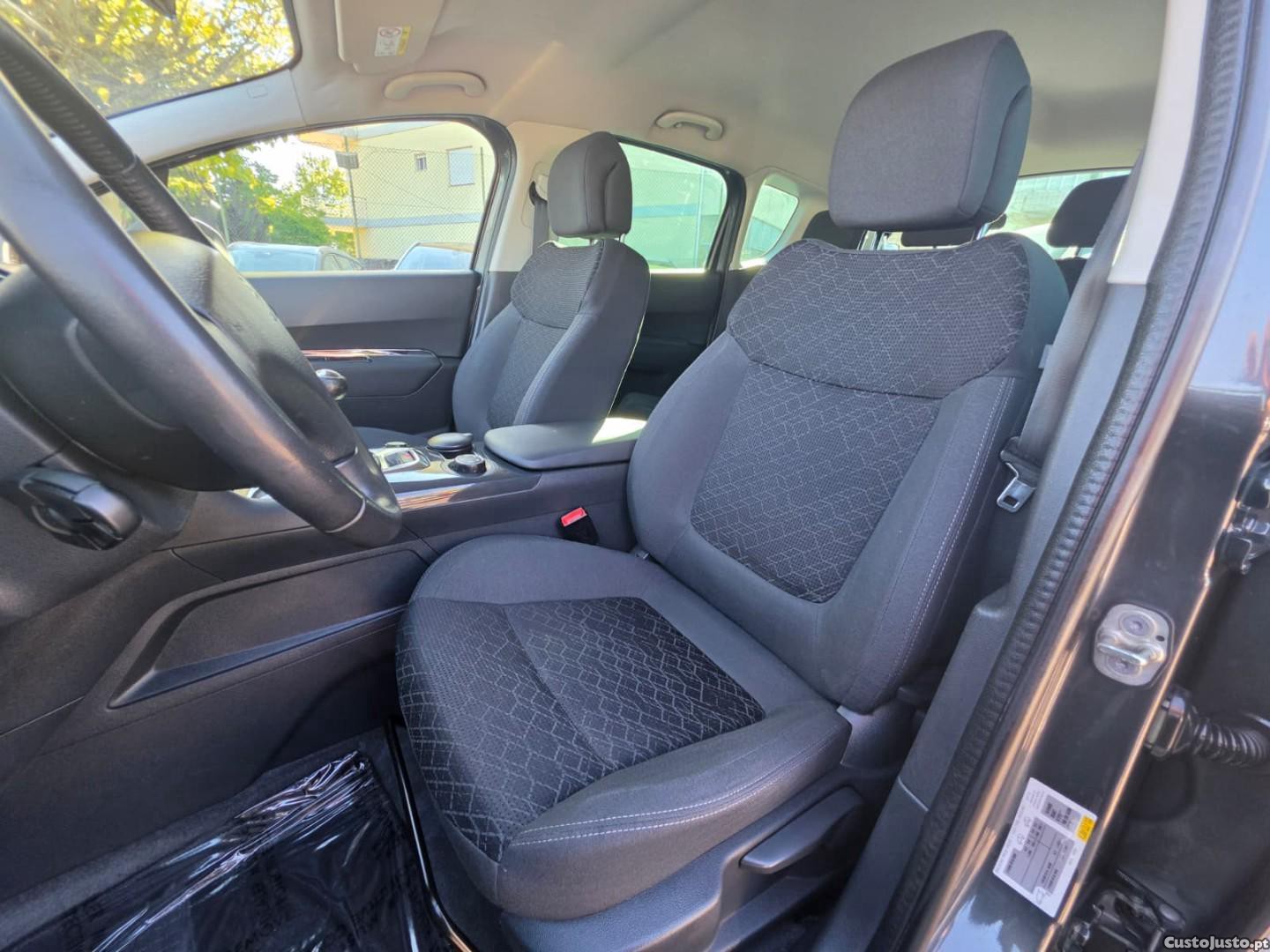 Peugeot 3008 1.6 BlueHDi Allure — fotografia 8