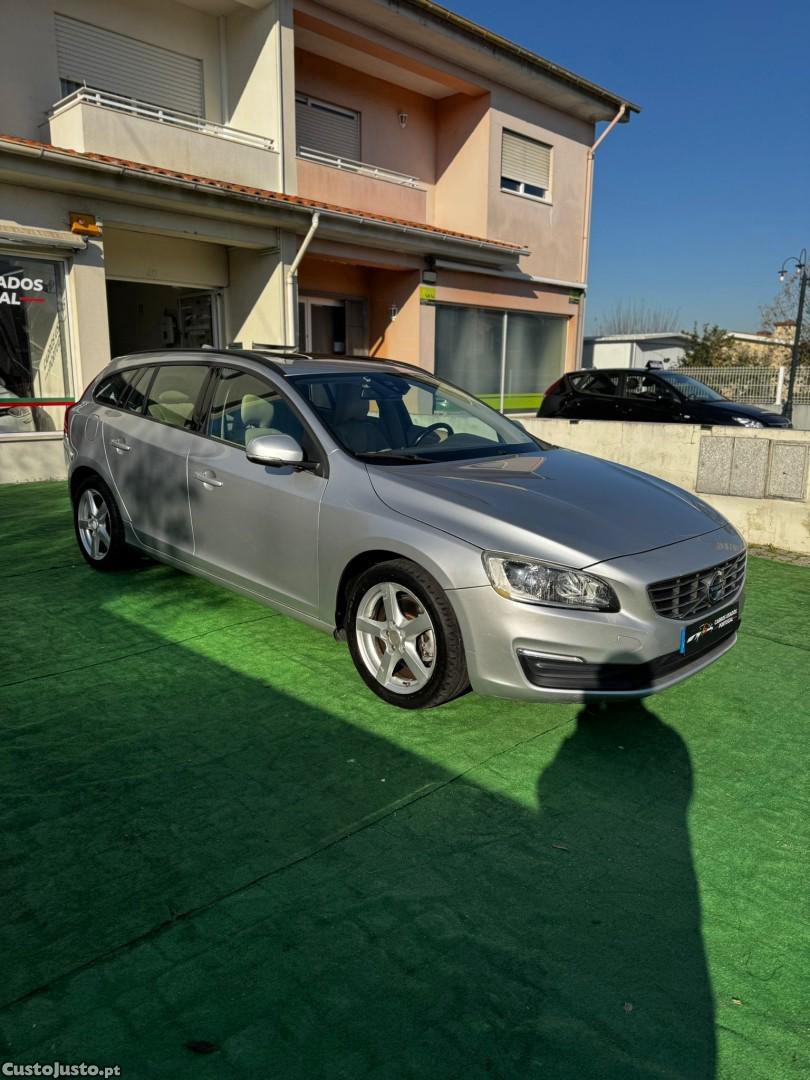 Volvo V60 1.6 D2 Drive Summum Start/Stop — fotografia 17
