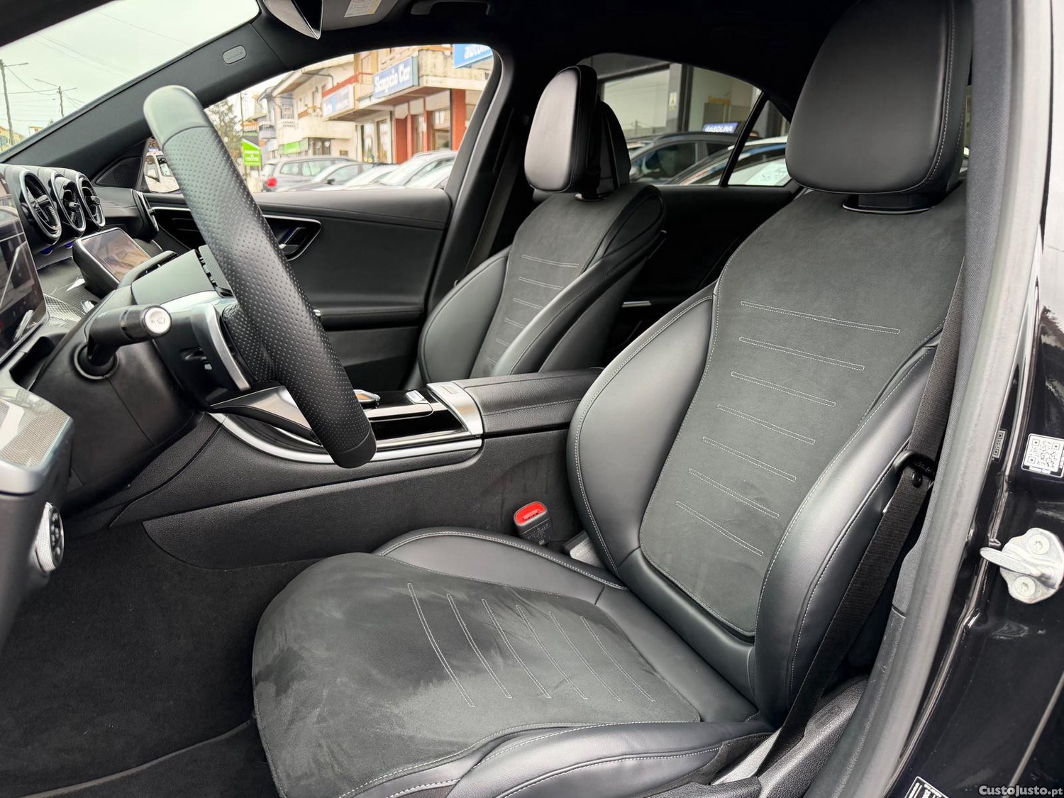 Mercedes-Benz C 300 d AMG Line — fotografia 17