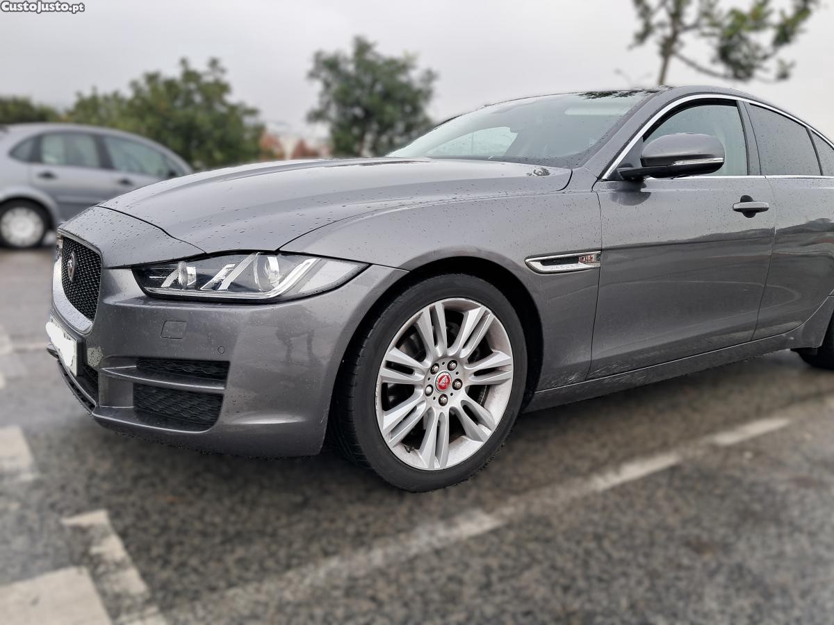 Jaguar XE 2.0 D Prestige — fotografia 4