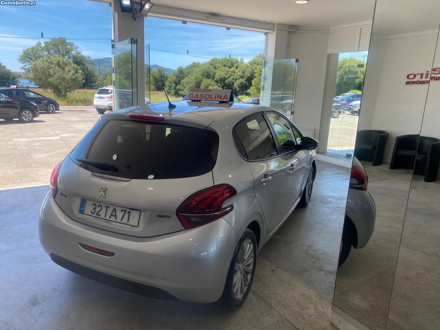 Peugeot 208 1.2 Style -74 MIL KM - 17 — photo 4