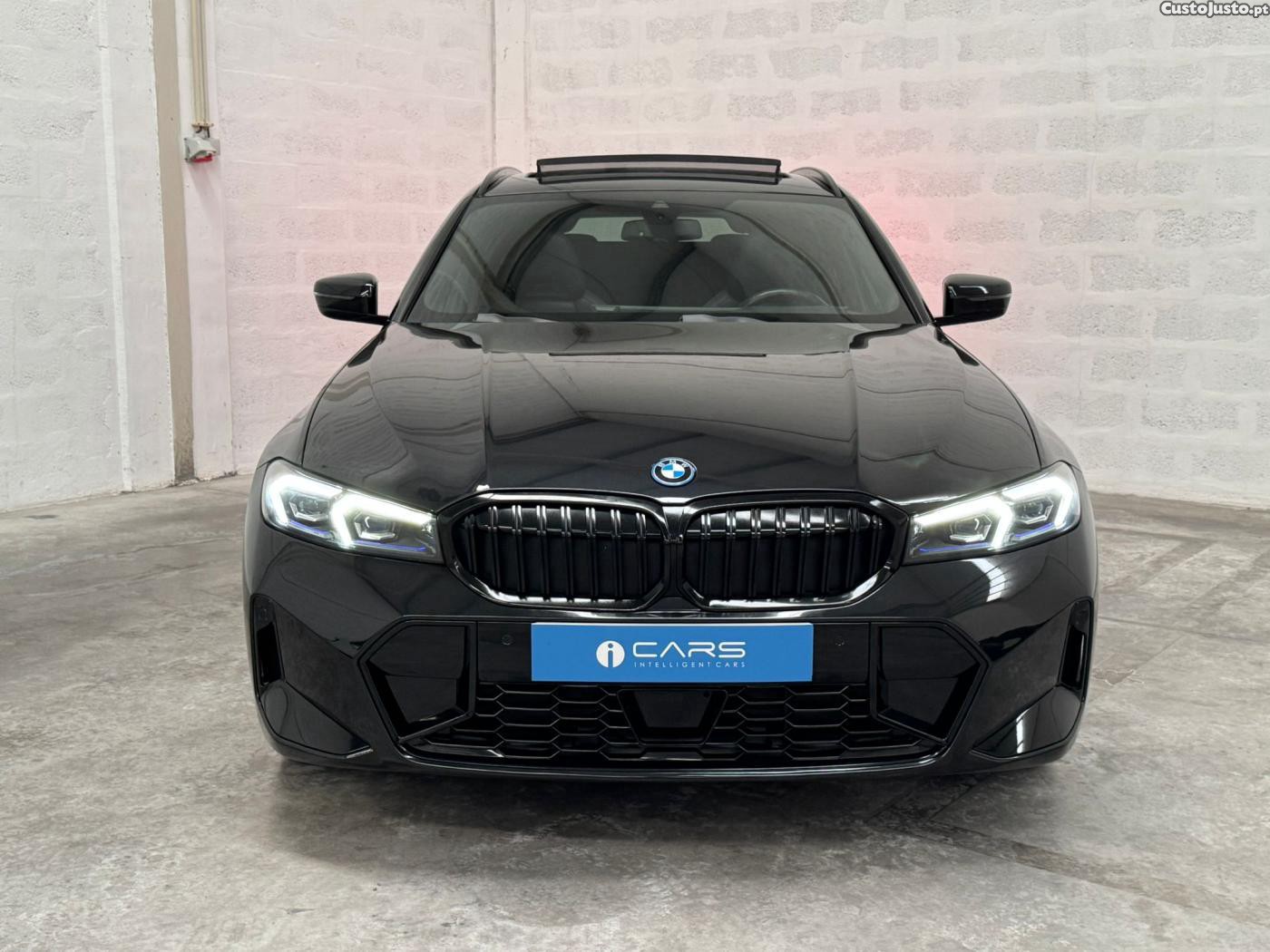 BMW 330 e Touring Pack M Aut — fotografia 19