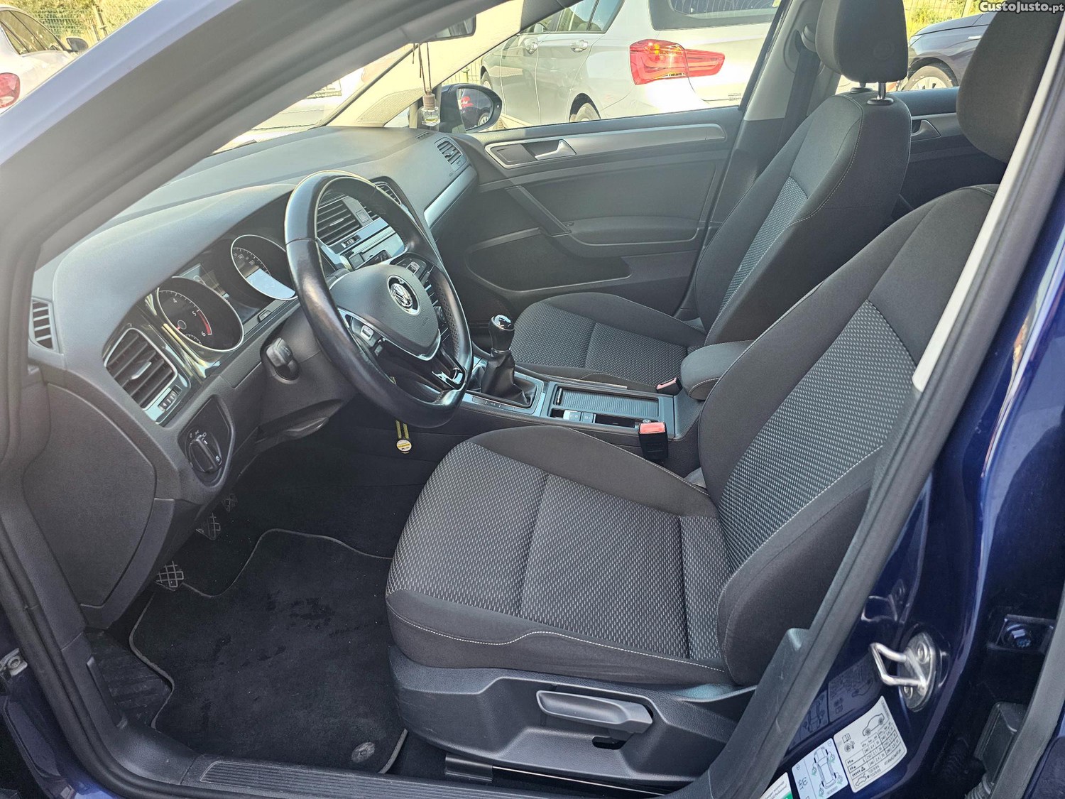 Volkswagen Golf VII 1.6TDI — fotografia 9