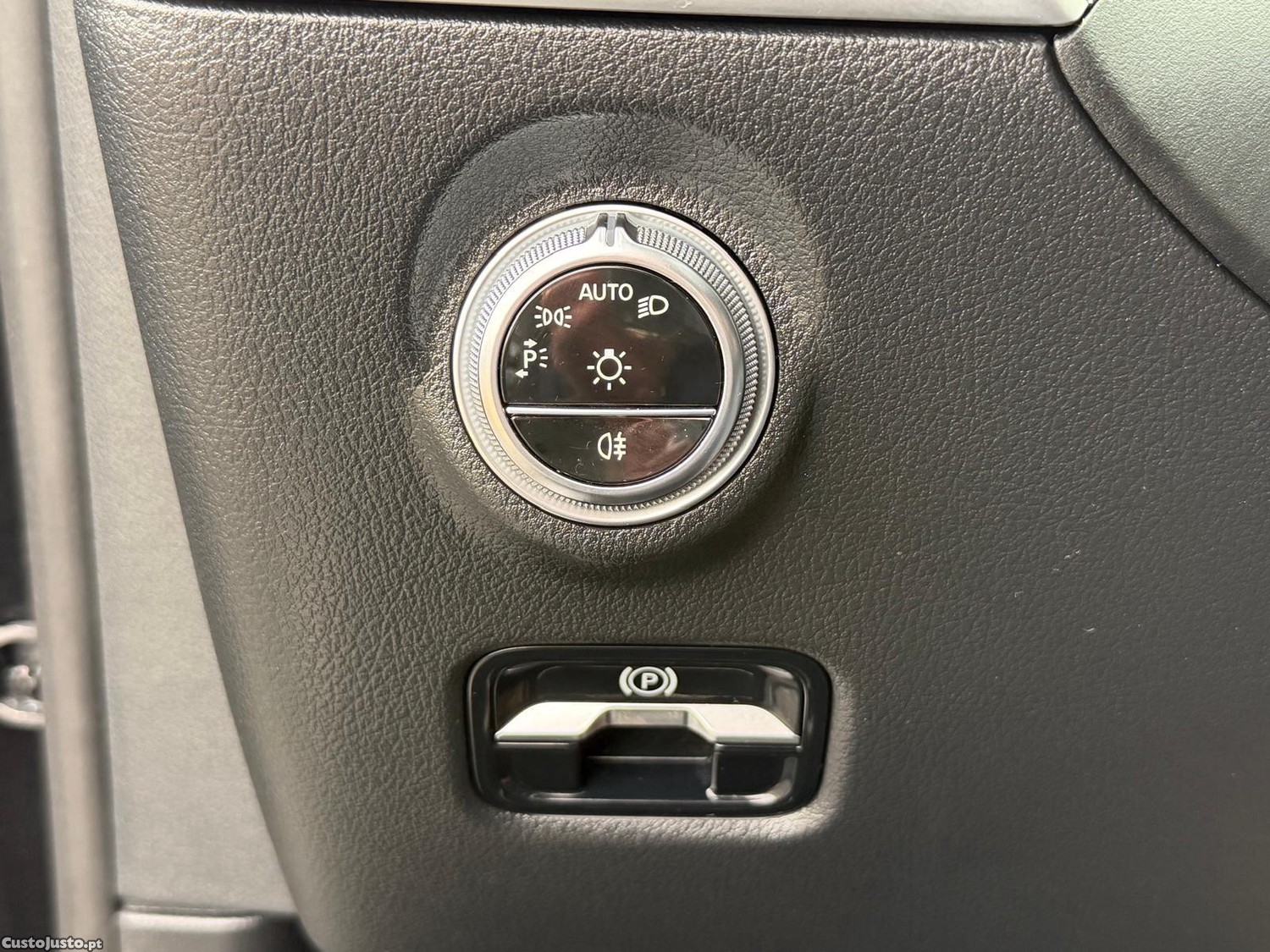 Mercedes-Benz C 300 d AMG Line — fotografia 7