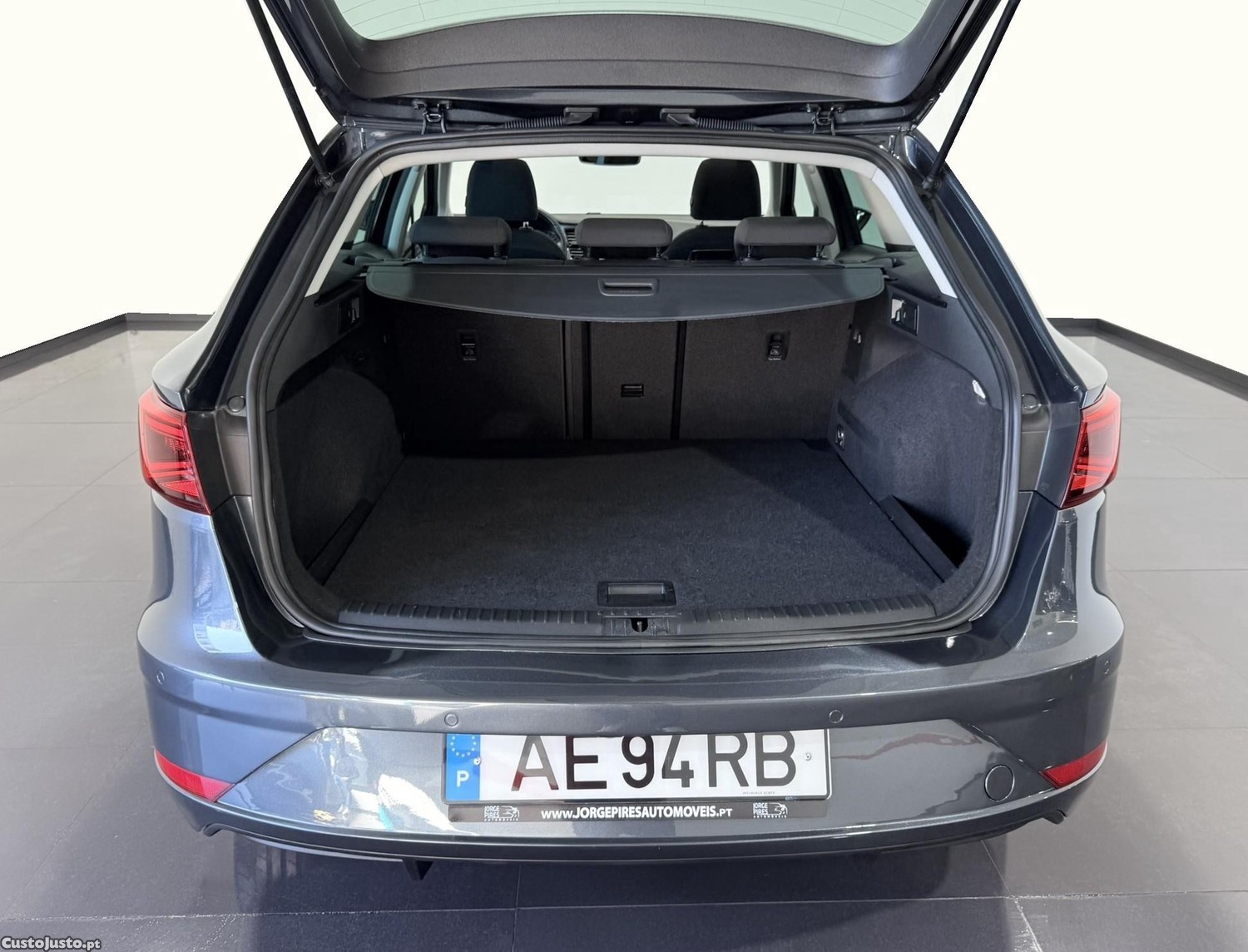 SEAT Leon ST 1.6 TDI STYLE 115CV - NACIONAL - 112180 KM — fotografia 6