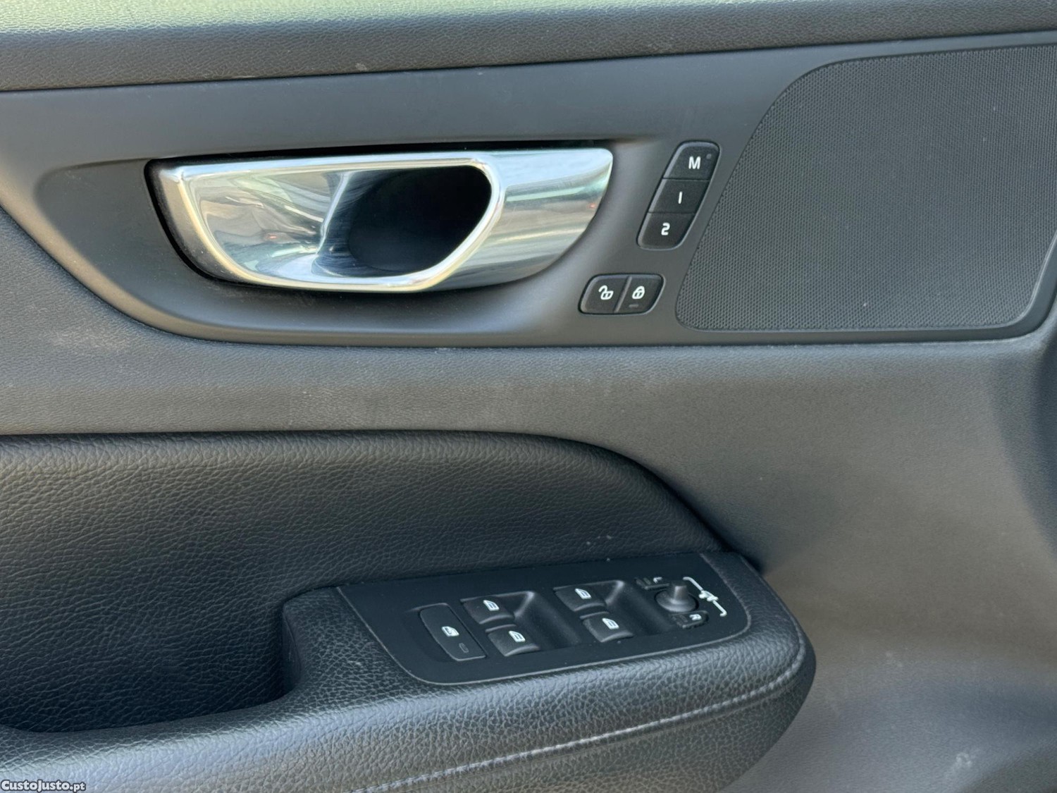 Volvo V60 T6 AWD Recharge — fotografia 5
