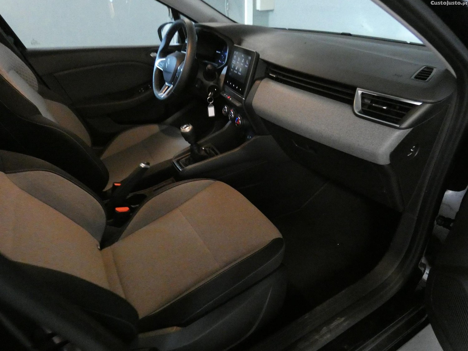 Renault Clio 1.0 TCe Limited — fotografia 12
