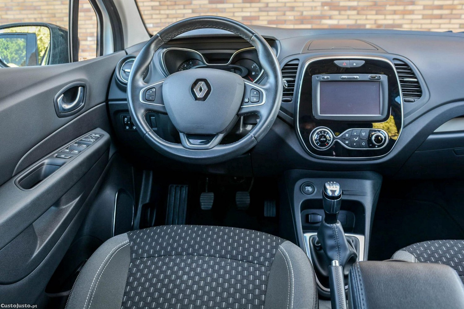 Renault Captur 0.9 TCE Sport — fotografia 13