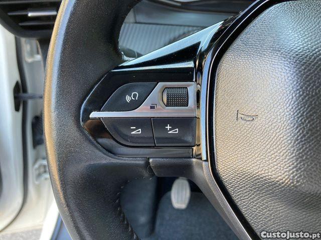 Peugeot 208 1.5 BlueHDi Active P — fotografia 17