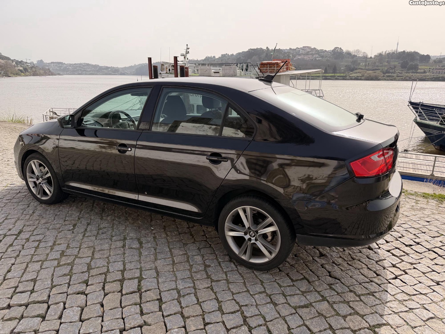 Seat Toledo 1.6 TDi Reference Ecomotive — photo 3