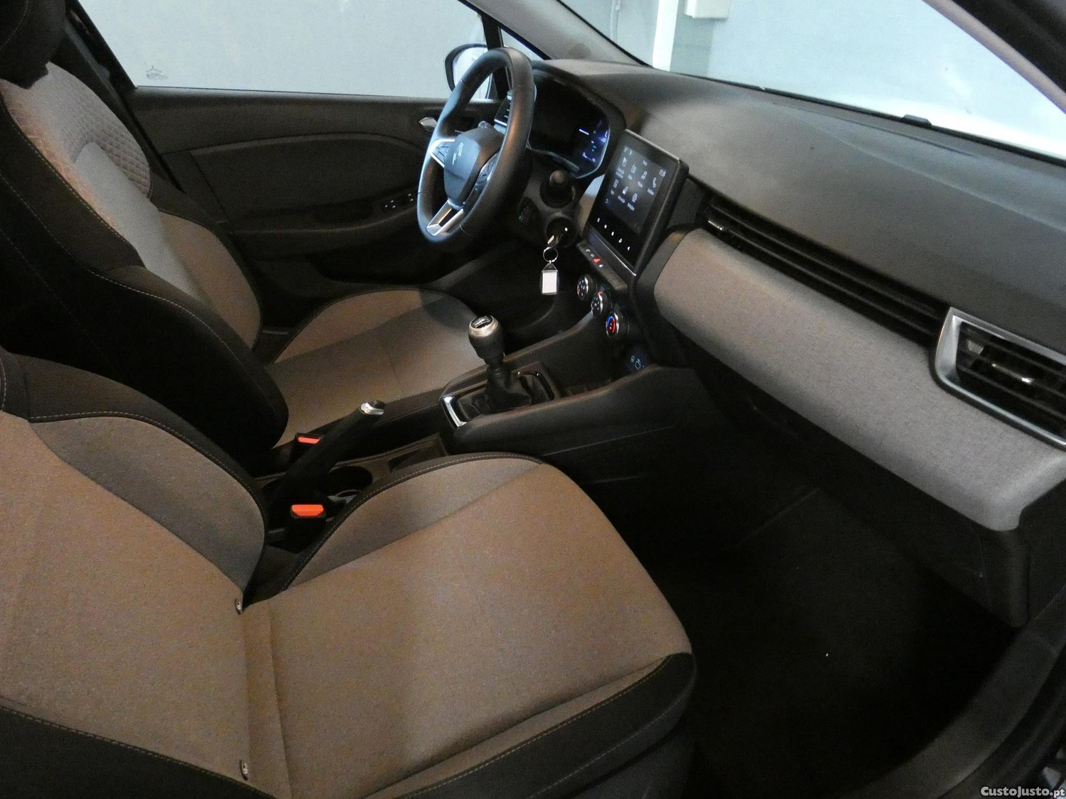 Renault Clio 1.0 TCe Limited — fotografia 3