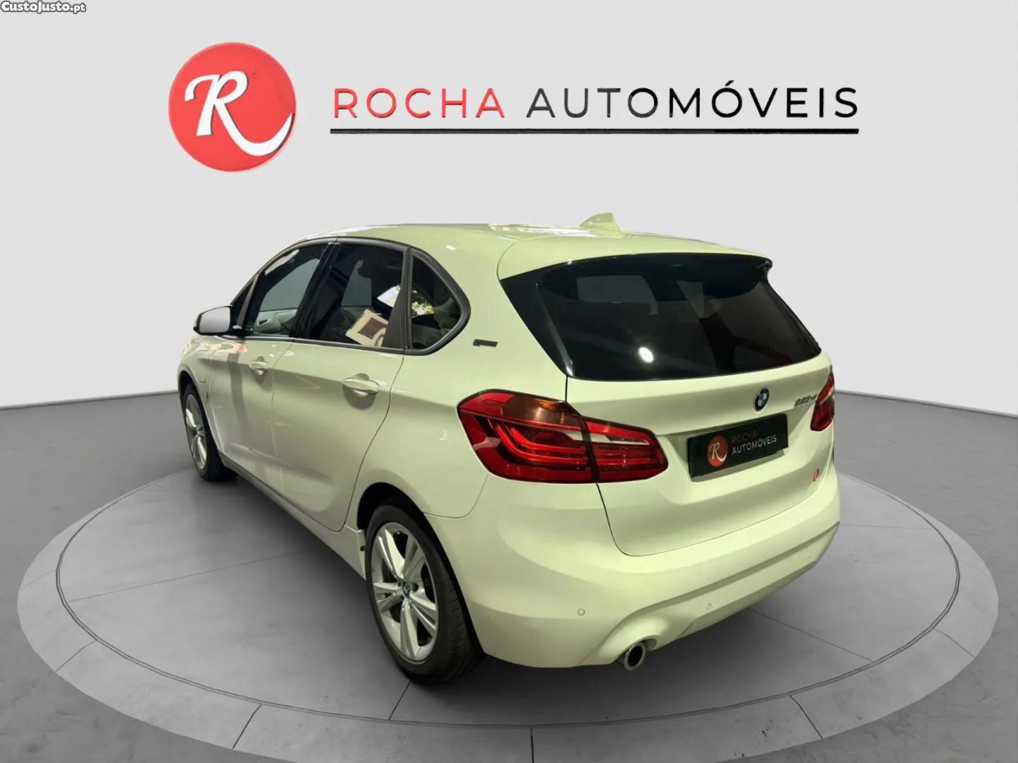 BMW 225 Active Tourer Advantage — fotografia 9