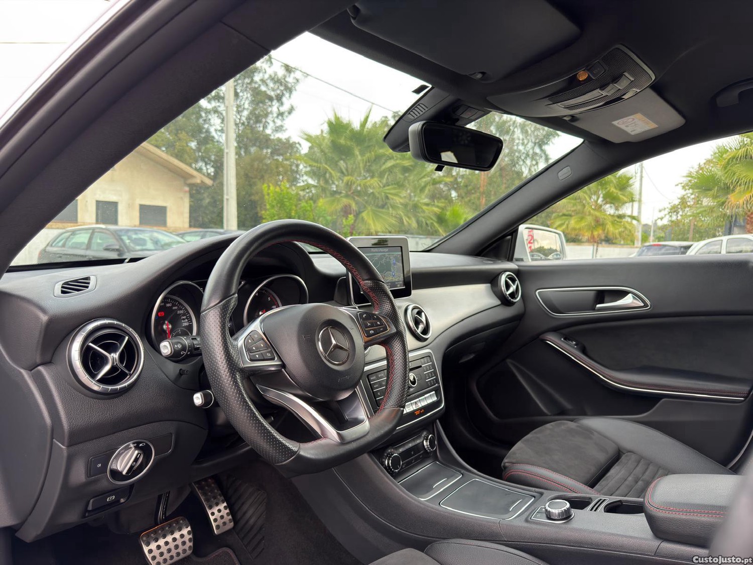 Mercedes-Benz CLA 180 d AMG Line Aut. — fotografia 9