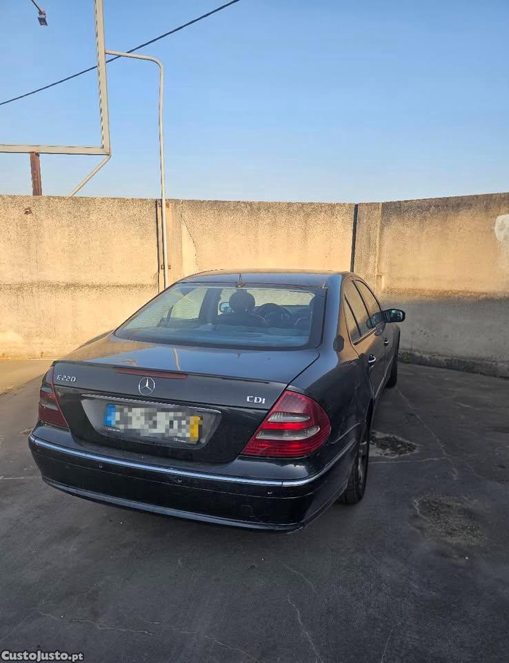 Mercedes-Benz E 220 CDi Avantgarde - AVARIA RADIADOR DA CAIXA DE VELOCIDADES — photo 3