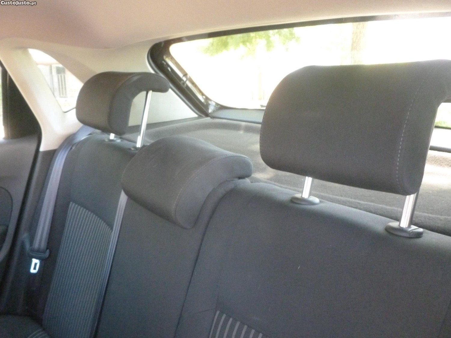 Volkswagen Polo 1.6 TDI Highline — fotografia 9