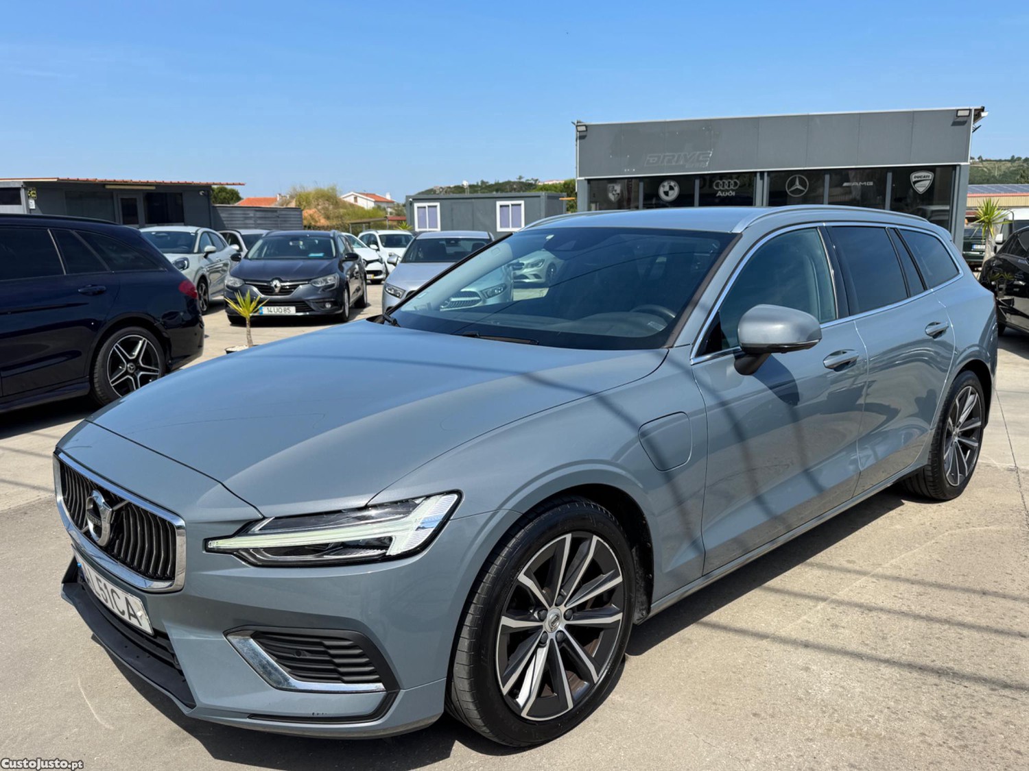 Volvo V60 T6 AWD Recharge — fotografia 11