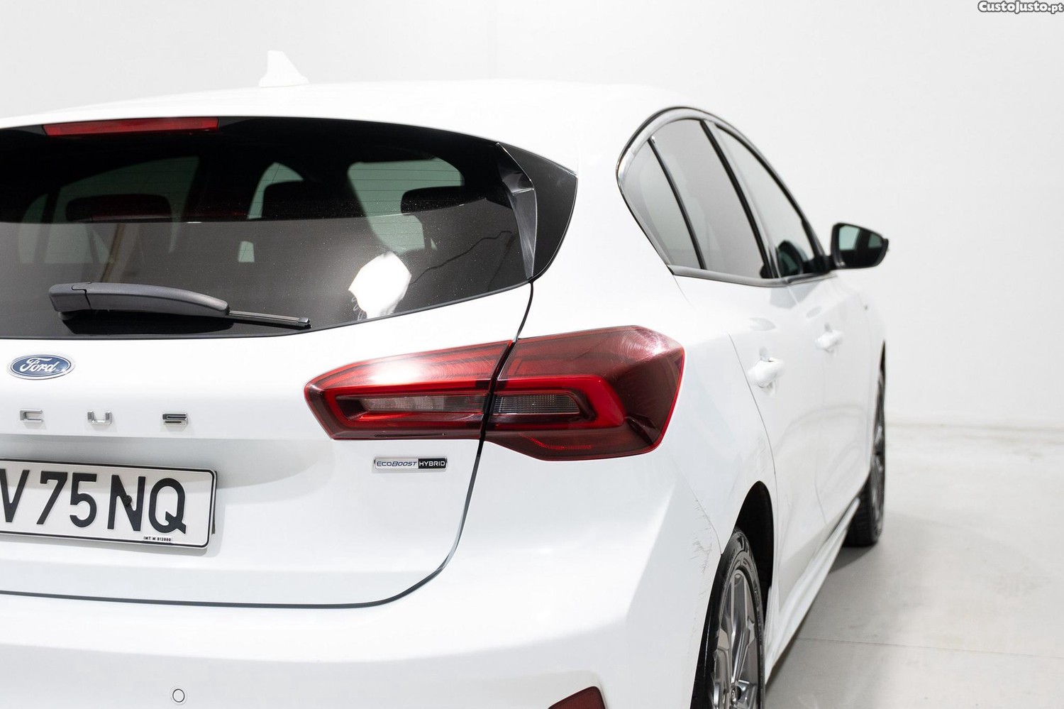 Ford Focus 1.0 EcoBoost MHEV ST-Line — fotografia 18