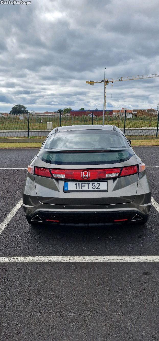 Honda Civic 1.4 5dr — fotografia 4