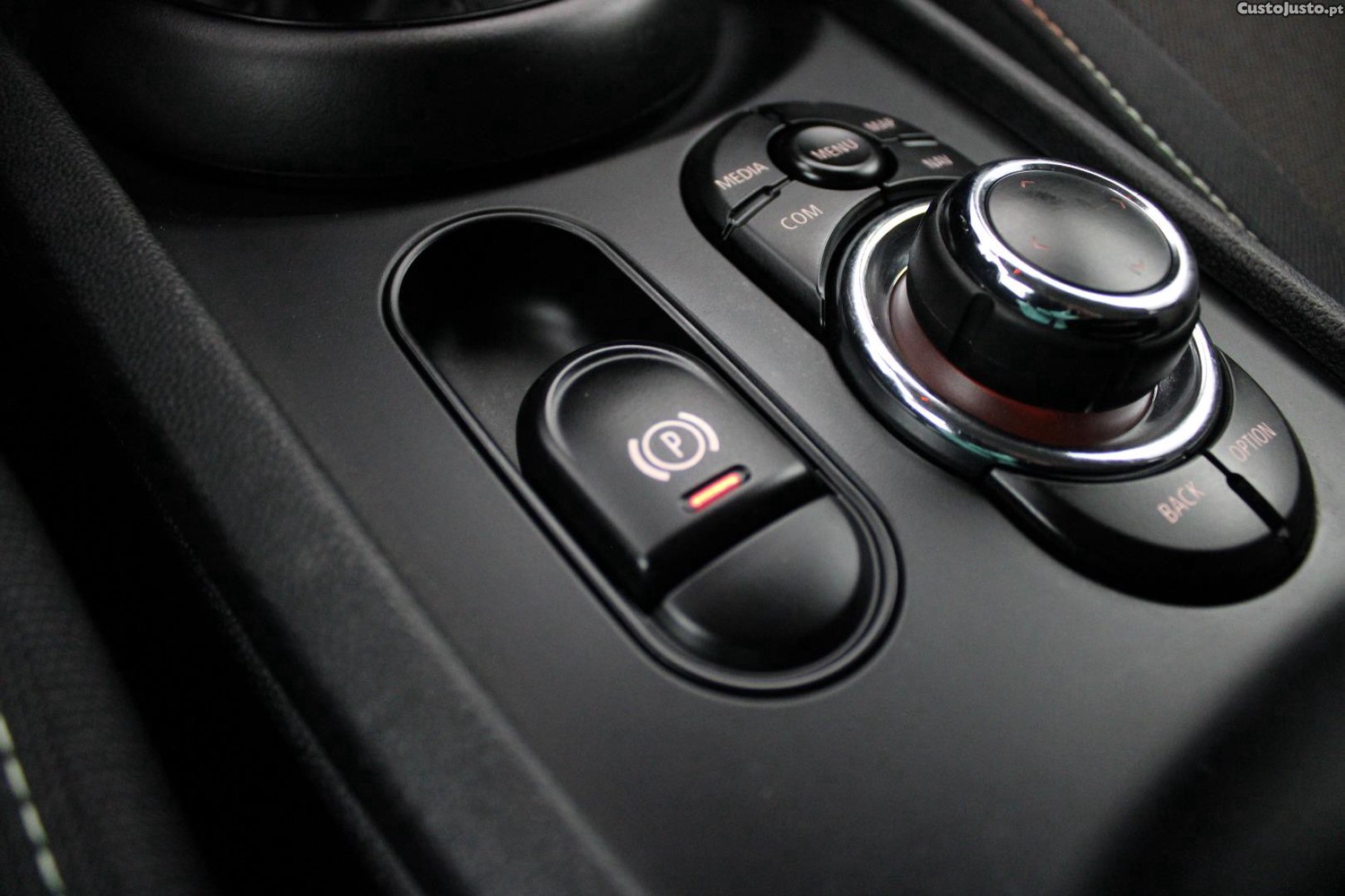 MINI Clubman ONE D 1.5 D AUTO — fotografia 11