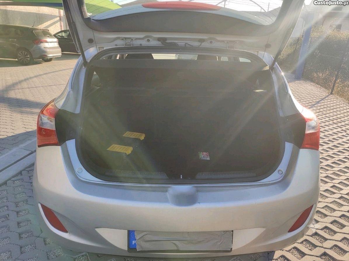 Hyundai i30 sw - 13 — photo 3