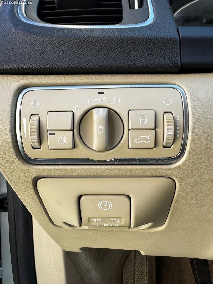 Volvo V60 1.6 D2 Drive Summum Start/Stop — fotografia 3