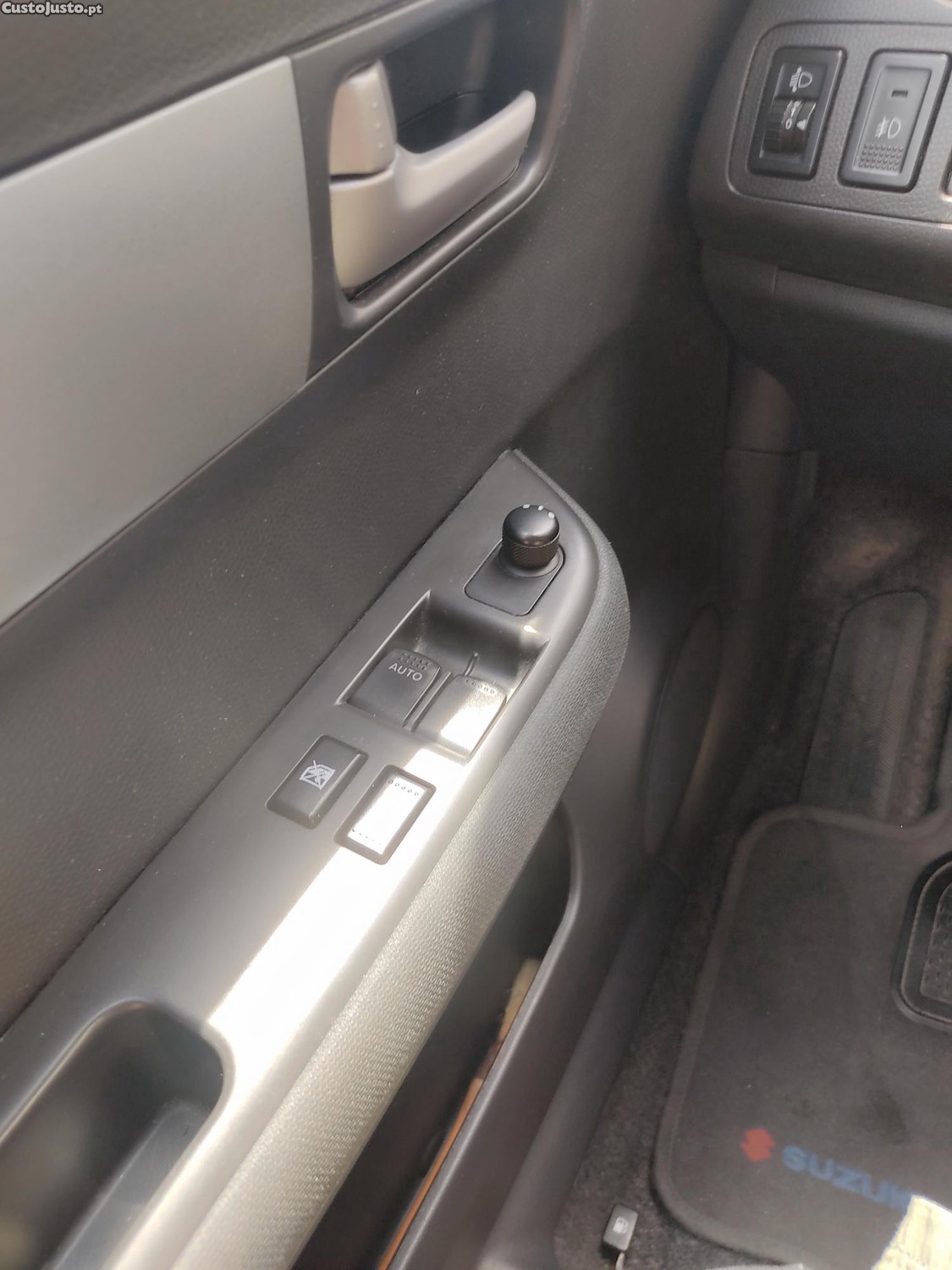 Suzuki Swift ddis — fotografia 7