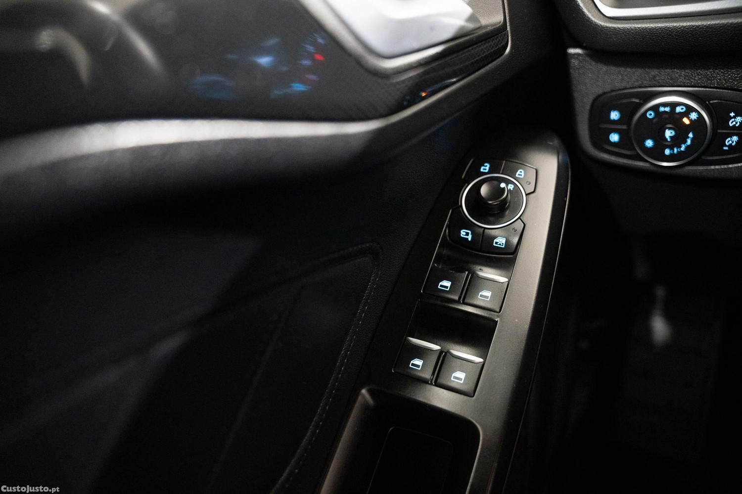 Ford Focus 1.0 EcoBoost MHEV ST-Line — fotografia 6