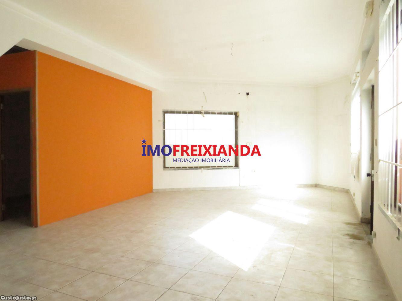 Moradia no centro da Freixianda