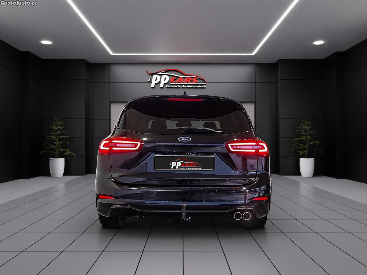 Ford Focus 1.0 EcoBoost MHEV ST — fotografia 11